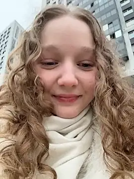 Snapshot of outside_rosy chatting on 03/19/26, 02:54 outside rosy online show from 03/19/26, 02:54