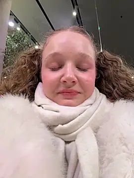 Snapshot of outside_rosy chatting on 03/20/26, 03:50 outside rosy online show from 03/20/26, 03:50