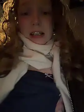 Snapshot of outside_rosy chatting on 03/23/26, 04:55 outside rosy online show from 03/23/26, 04:55