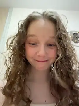 Snapshot of outside_rosy chatting on 03/26/26, 05:18 outside rosy online show from 03/26/26, 05:18