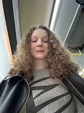 Snapshot of outside_rosy chatting on 04/03/26, 04:16 outside rosy online show from 04/03/26, 04:16