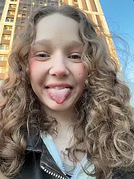 Snapshot of outside_rosy chatting on 04/09/26, 04:34 outside rosy online show from 04/09/26, 04:34