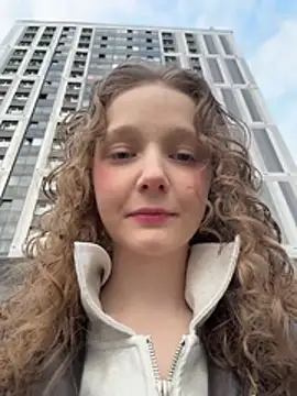 Snapshot of outside_rosy chatting on 04/12/26, 04:23 outside rosy online show from 04/12/26, 04:23