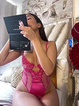 Snapshot of Amaliarand chatting on 04/10/26, 05:39 Amaliarand online show from 04/10/26, 05:39