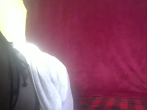 LowKeyWild  online show from 03/12/26, 06:19