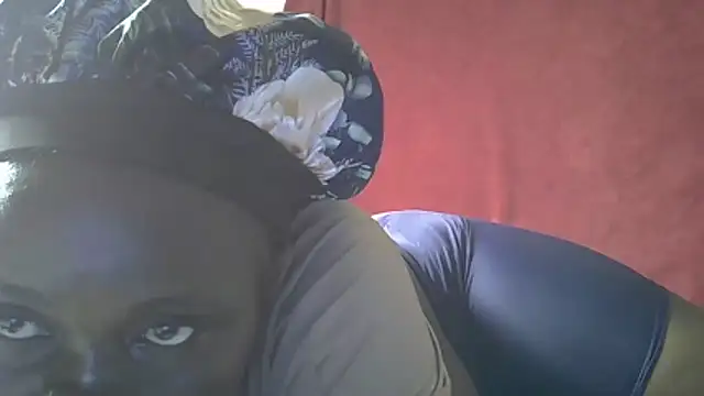 LowKeyWild  online show from 04/13/26, 07:08