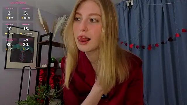 Snapshot of LanaRoxxy chatting on 03/13/26, 12:34 LanaRoxxy online show from 03/13/26, 12:34