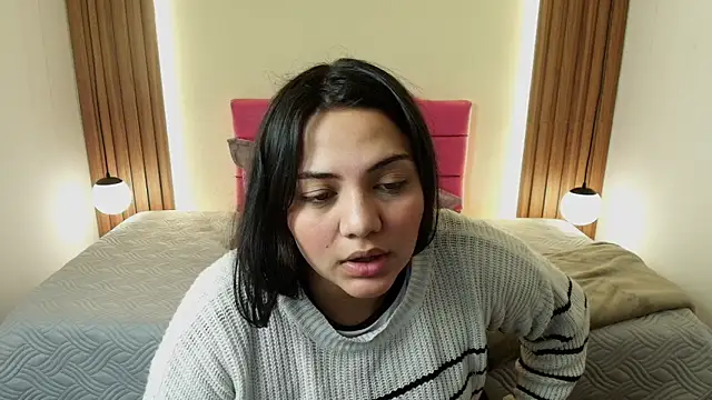 IvonneRoss  online show from 05/12/26, 02:14