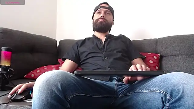 Snapshot of SpermsBank chatting on 03/05/25, 02:01 SpermsBank online show from 03/05/25, 02:01