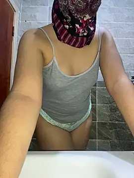 Snapshot of Rabab_Queen chatting on 03/22/26, 01:09 Rabab Queen online show from 03/22/26, 01:09