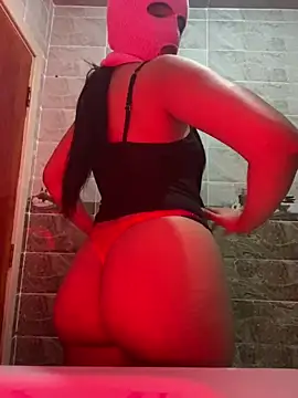 Snapshot of Rabab_Queen chatting on 05/19/26, 01:11 Rabab Queen online show from 05/19/26, 01:11
