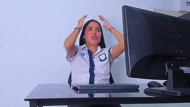 Catalinna 03 online show from 04/15/26, 12:45