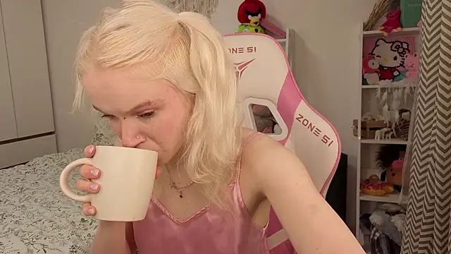 Mia WaterFall online show from 03/15/26, 03:12