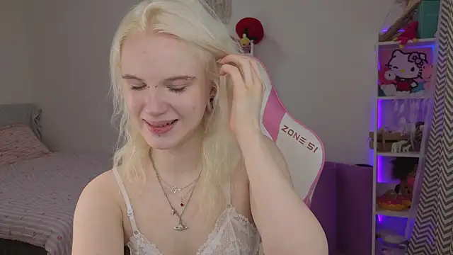 Mia WaterFall online show from 04/10/26, 03:23