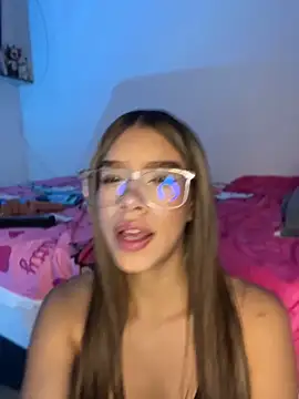 Snapshot of BellaMoon_ chatting on 04/16/26, 07:36 BellaMoon online show from 04/16/26, 07:36