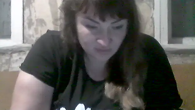 Snapshot of AllinaKis chatting on 06/15/26, 06:43 AllinaKis online show from 06/15/26, 06:43