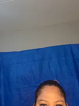 Snapshot of BunnyCharm01 chatting on 04/21/26, 04:01 BunnyCharm01 online show from 04/21/26, 04:01