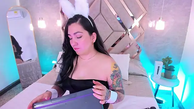 Snapshot of KathiaJenner chatting on 02/11/26, 12:10 KathiaJenner online show from 02/11/26, 12:10