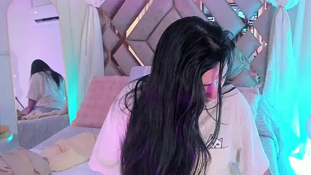 Snapshot of KathiaJenner chatting on 02/22/26, 12:36 KathiaJenner online show from 02/22/26, 12:36