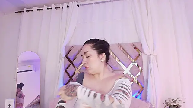 KathiaJenner online show from 05/18/26, 11:38