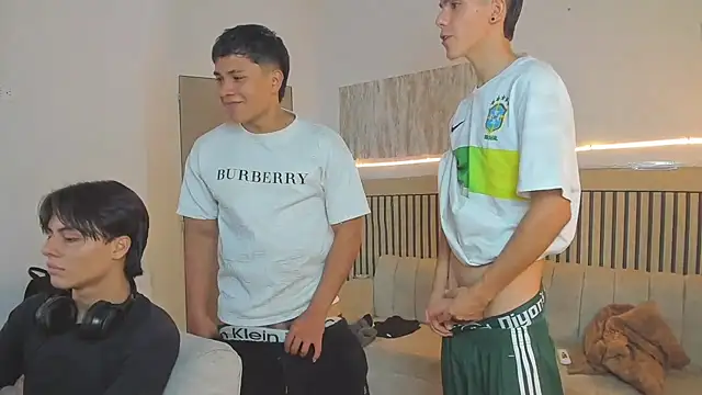 friendslikeplay online show from 02/11/26, 09:42