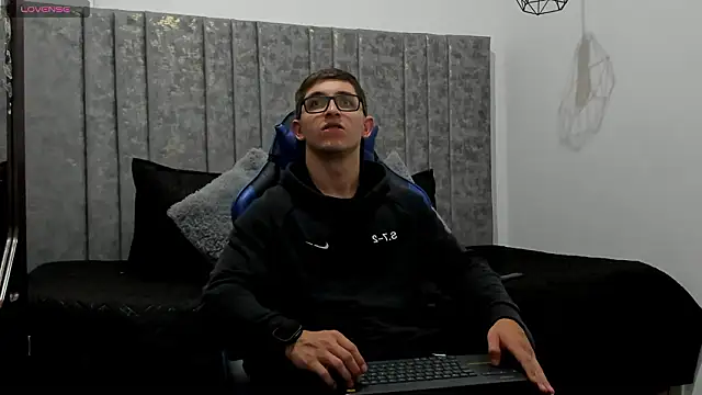 Snapshot of Calvin_Hunter chatting on 03/18/26, 01:09 Calvin Hunter online show from 03/18/26, 01:09