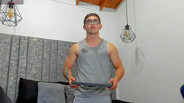 Snapshot of Calvin_Hunter chatting on 04/17/26, 04:04 Calvin Hunter online show from 04/17/26, 04:04