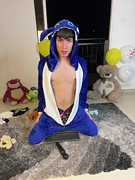 Snapshot of Naim_TheKing chatting on 03/18/26, 12:25 Naim TheKing online show from 03/18/26, 12:25