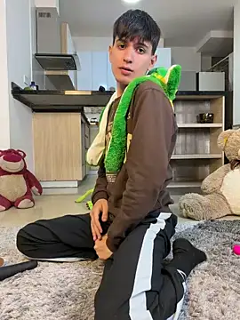 Snapshot of Naim_TheKing chatting on 03/24/26, 12:59 Naim TheKing online show from 03/24/26, 12:59