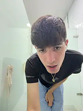 Snapshot of Naim_TheKing chatting on 04/04/26, 10:07 Naim TheKing online show from 04/04/26, 10:07