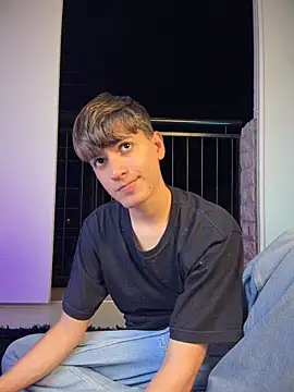 Snapshot of Naim_TheKing chatting on 04/07/26, 02:56 Naim TheKing online show from 04/07/26, 02:56