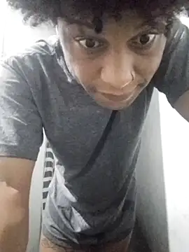 Snapshot of Vemsentir23cm chatting on 02/28/26, 10:11 Vemsentir23cm online show from 02/28/26, 10:11