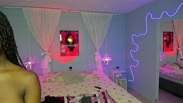 naomi campell online show from 02/10/26, 07:18