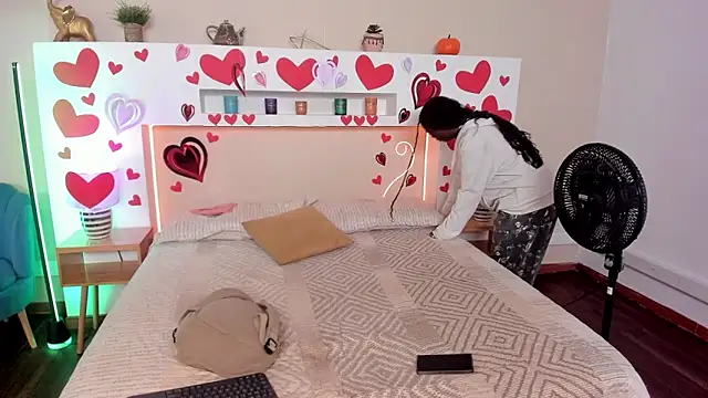 naomi campell online show from 02/14/26, 11:29