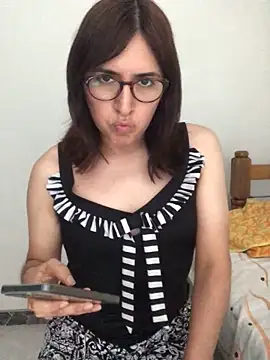 Snapshot of Eide-26 chatting on 03/15/26, 04:07 Eide-26 online show from 03/15/26, 04:07