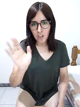 Snapshot of Eide-26 chatting on 04/05/26, 03:04 Eide-26 online show from 04/05/26, 03:04