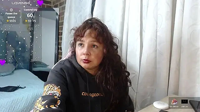 Snapshot of HannaRose- chatting on 02/10/26, 03:43 HannaRose- online show from 02/10/26, 03:43