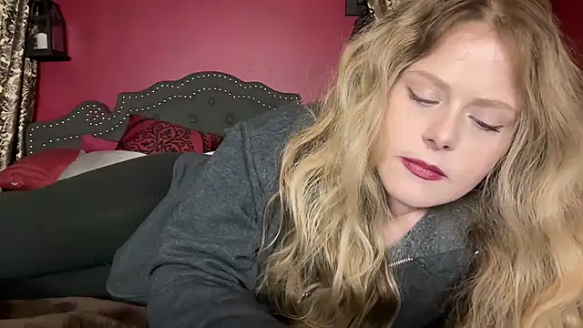 HazelFr33bird online show from 02/01/26, 08:40