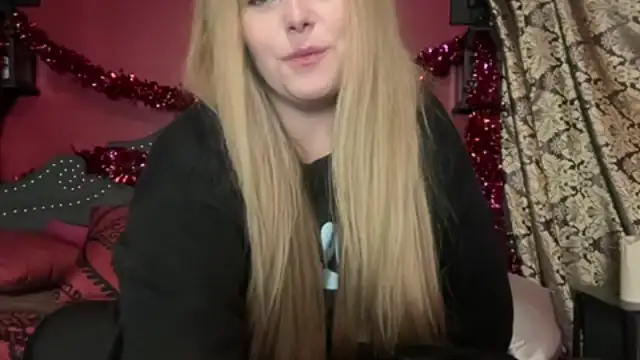 HazelFr33bird online show from 02/15/26, 07:51