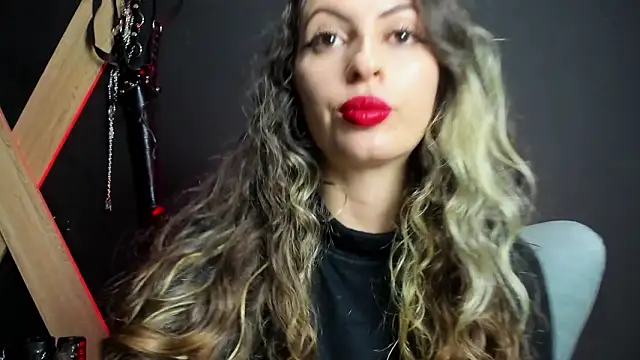 Snapshot of GoddesLeila chatting on 03/19/26, 02:10 GoddesLeila online show from 03/19/26, 02:10