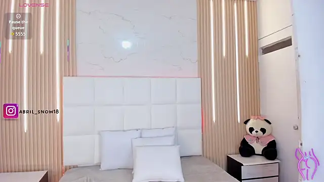 Snapshot of abril_snow chatting on 03/21/26, 07:39 abril snow online show from 03/21/26, 07:39