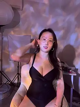 Snapshot of kaixin66 chatting on 03/27/26, 02:28 kaixin66 online show from 03/27/26, 02:28