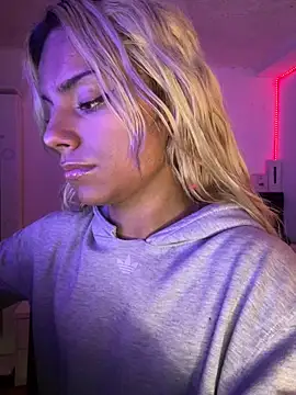 Snapshot of andyy_x chatting on 04/16/26, 05:19 andyy x online show from 04/16/26, 05:19