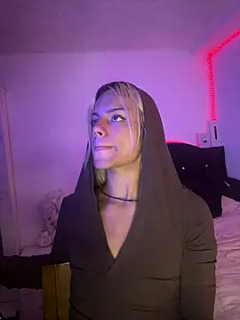 Snapshot of andyy_x chatting on 04/18/26, 12:03 andyy x online show from 04/18/26, 12:03