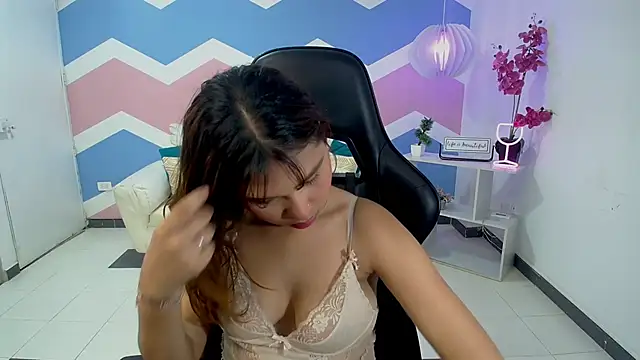 Snapshot of mayli_marie chatting on 03/24/26, 08:47 mayli marie online show from 03/24/26, 08:47