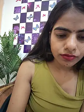 Snapshot of Alisha_Babyy chatting on 07/05/26, 04:19 Alisha Babyy online show from 07/05/26, 04:19