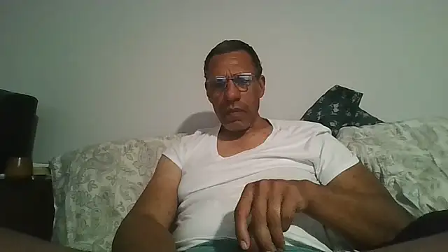 swimmer2496 online show from 02/18/26, 08:10