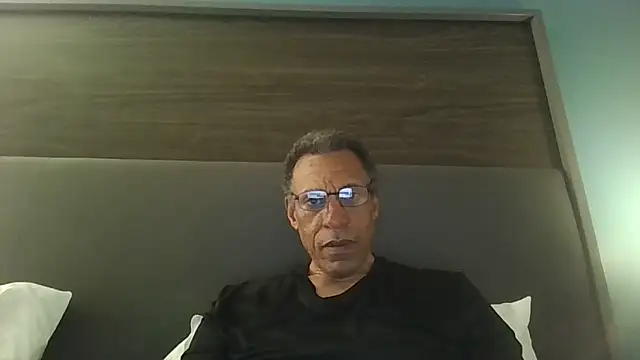 swimmer2496 online show from 05/16/26, 06:43