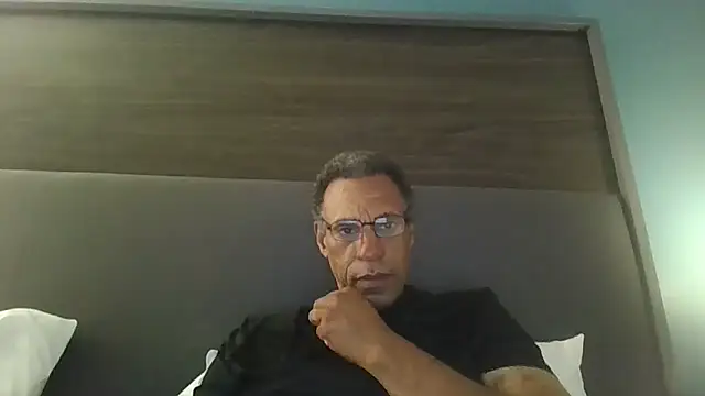 swimmer2496 online show from 05/16/26, 07:05