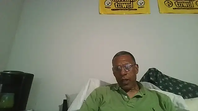 swimmer2496 online show from 05/26/26, 12:06